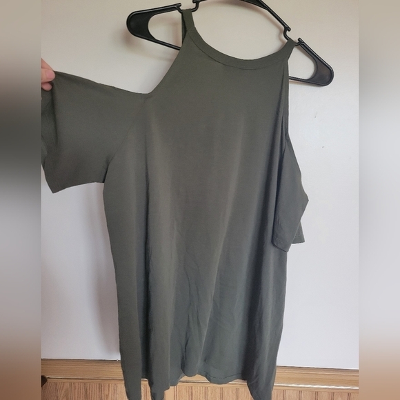 Torrid Floral Cold Shoulder Green Top Size 0 - Large - Picture 8 of 11